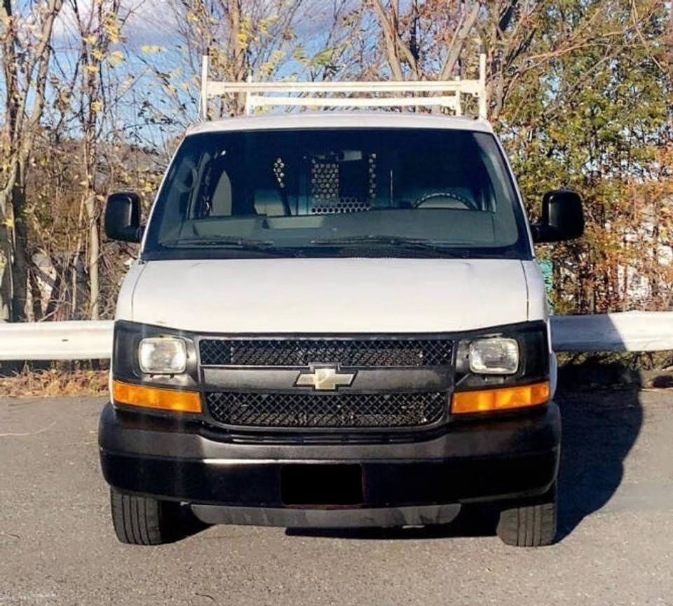 Used 2014 Chevrolet Express 3500 Extended RWD image 3