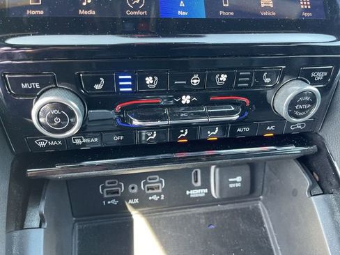 Used 2022 Jeep Grand Cherokee Overland w/ Advanced Protech Group III image 19