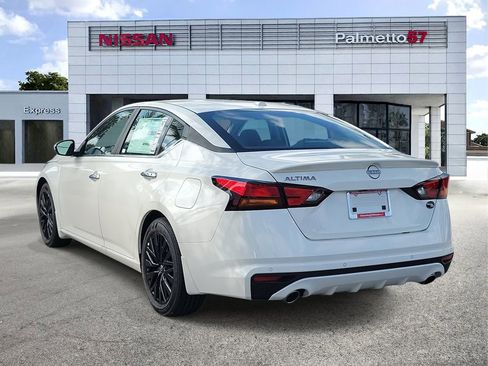 Used 2025 Nissan Altima 2.5 SV w/ SV Special Edition Package image 4