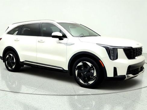 Used 2025 Kia Sorento EX FWD image 3