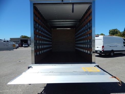 Used 2024 Chevrolet Low Cab Forward 5500HD RWD image 16