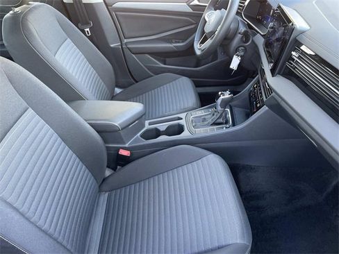 Used 2025 Volkswagen Jetta S image 28