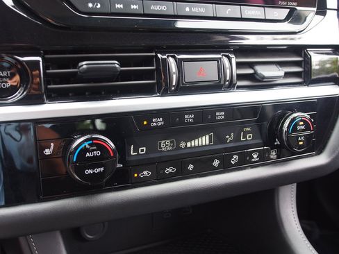 Used 2025 Nissan Pathfinder SV FWD image 28