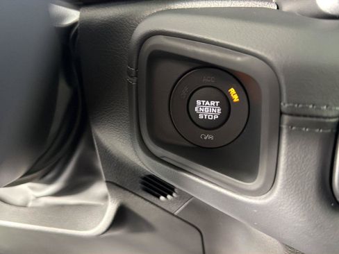 Used 2026 Jeep Wrangler Unlimited Sahara AWD/4WD image 21