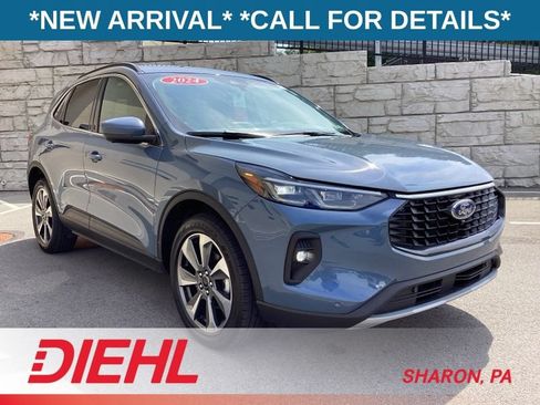 Certified 2024 Ford Escape Platinum AWD/4WD image 1