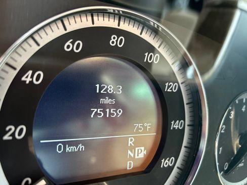 Used 2010 Mercedes-Benz E 350 4MATIC Sedan image 12