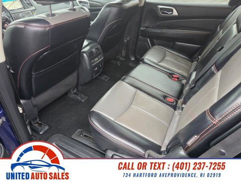 Used 2019 Nissan Pathfinder SL image 11