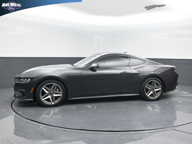 Used 2024 Ford Mustang Coupe RWD image 4