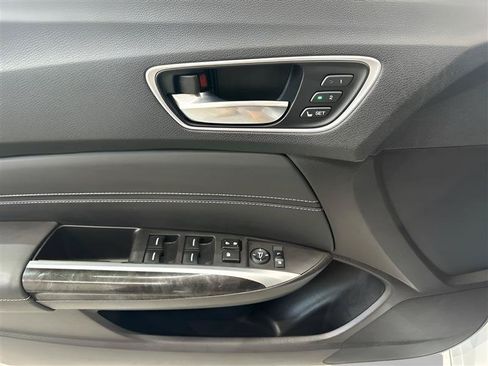 Used 2018 Acura TLX V6 w/ Technology Package FWD image 9