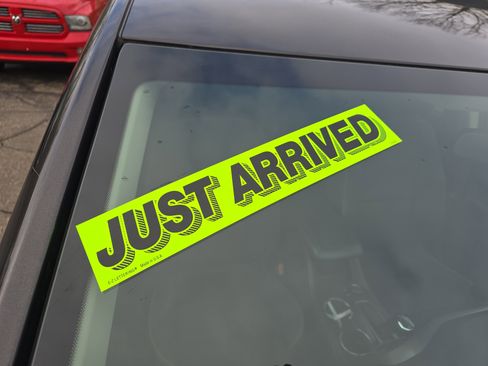 Used 2017 GMC Acadia SLE w/ Driver Alert Package I AWD/4WD image 12