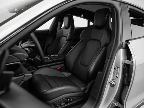 New 2025 Porsche Taycan image 31