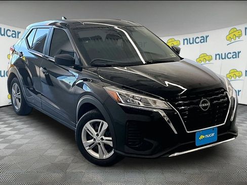 Used 2022 Nissan Kicks S FWD image 1