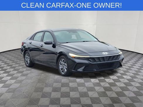 Used 2024 Hyundai Elantra SEL FWD image 2
