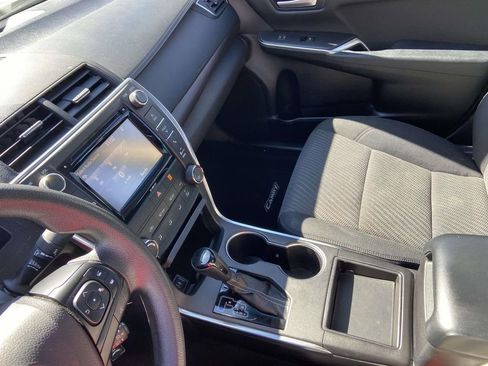 Used 2017 Toyota Camry LE image 27