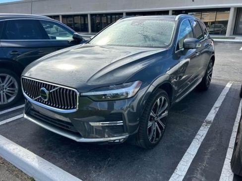 Certified 2023 Volvo XC60 B5 Ultimate w/ Protection Package Premier image 2