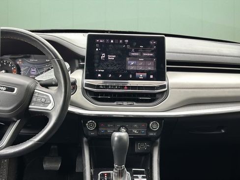Certified 2022 Jeep Compass Limited w/ Sun and Sound Group AWD/4WD image 18