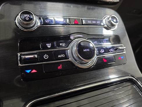 Certified 2022 Lincoln Nautilus AWD w/ Premium Package image 23