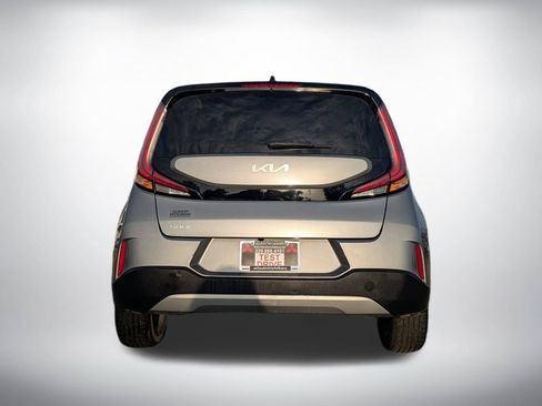 Used 2023 Kia Soul LX w/ Option Group 015 FWD image 4