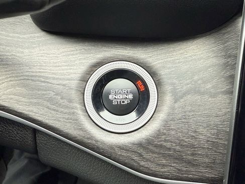 Used 2024 Jeep Grand Cherokee Limited w/ Trailer Tow Package image 20