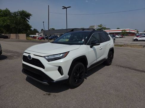 Used 2022 Toyota RAV4 XSE w/ XSE Grade Weather Package AWD/4WD image 2