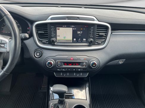 Used 2020 Kia Sorento SX AWD/4WD image 11