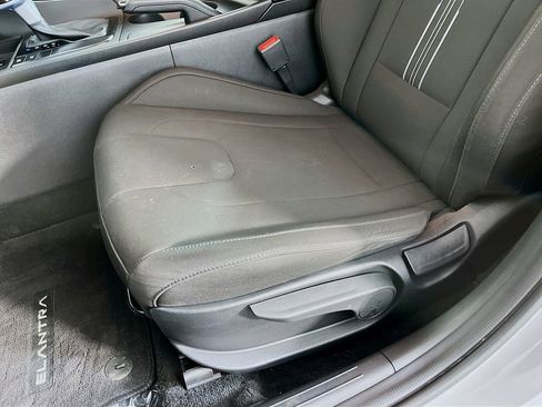 Used 2025 Hyundai Elantra Sport image 26