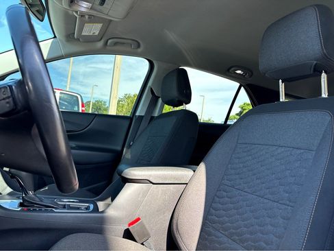 Used 2021 Chevrolet Equinox LT FWD image 16