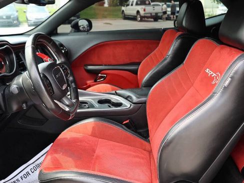 Used 2017 Dodge Challenger SRT Hellcat RWD image 13
