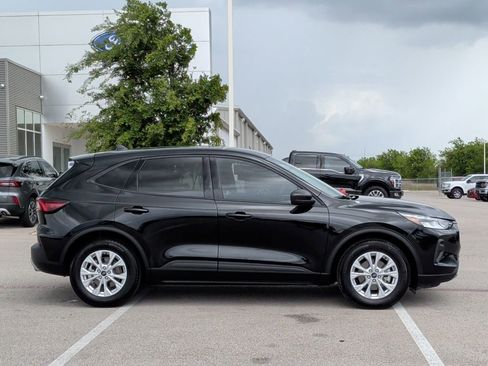 Used 2025 Ford Escape Active FWD image 9