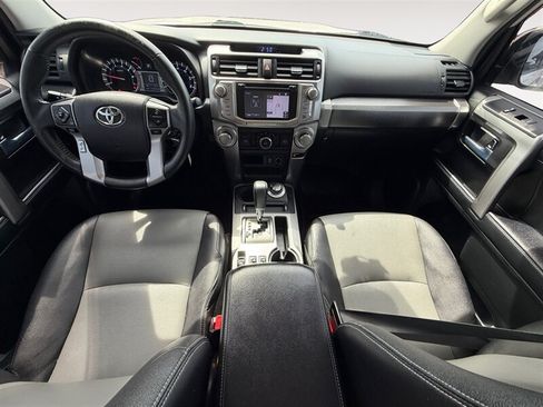 Used 2016 Toyota 4Runner SR5 Premium AWD/4WD image 11