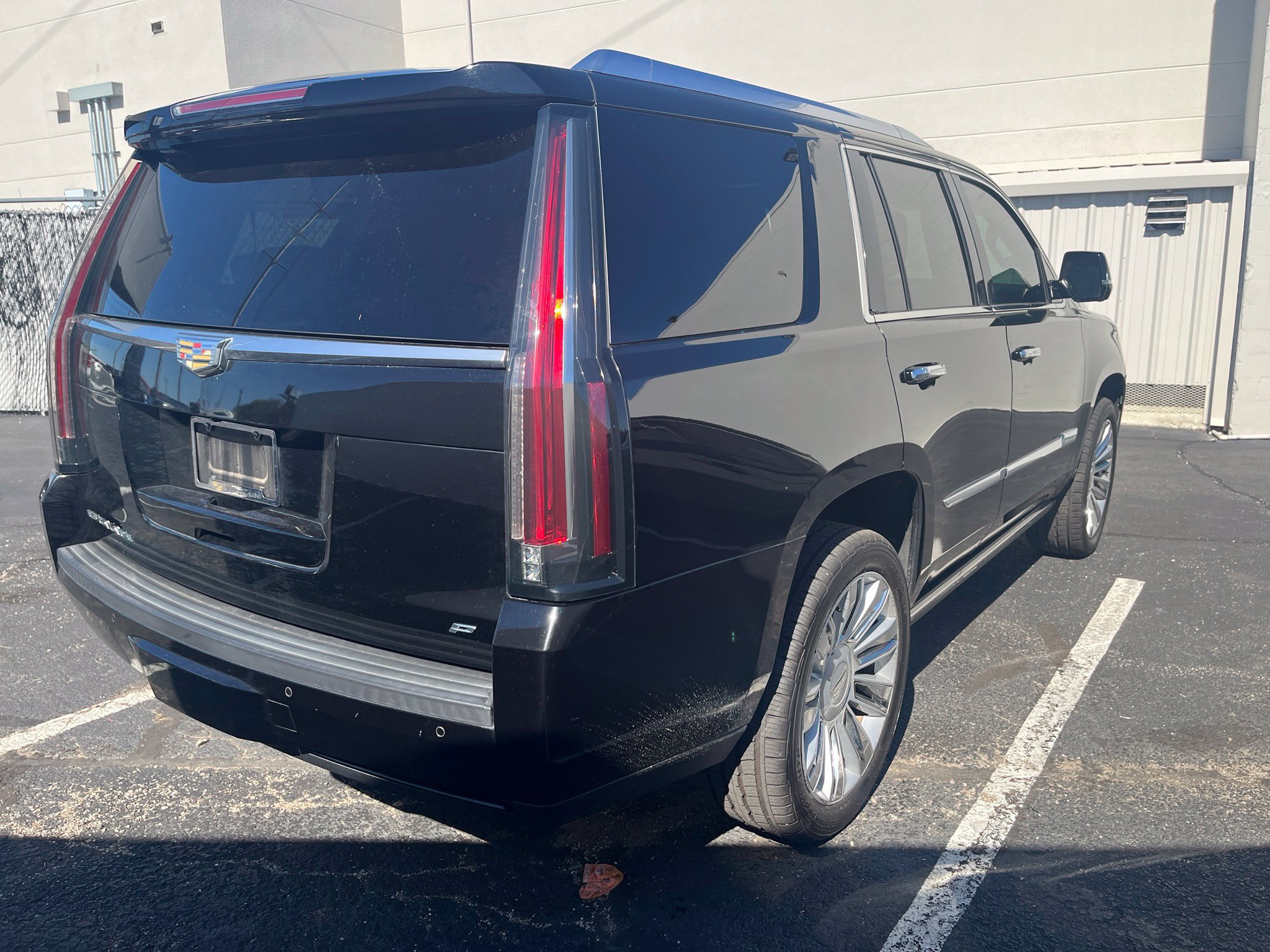 Used 2015 Cadillac Escalade Platinum AWD/4WD image 7