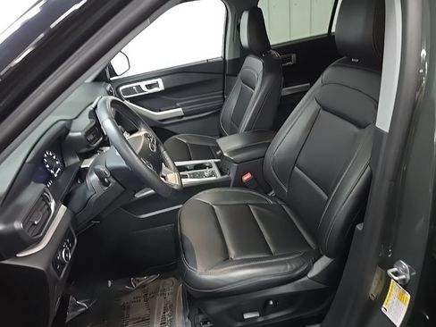 Used 2024 Ford Explorer XLT w/ Equipment Group 202A AWD/4WD image 35