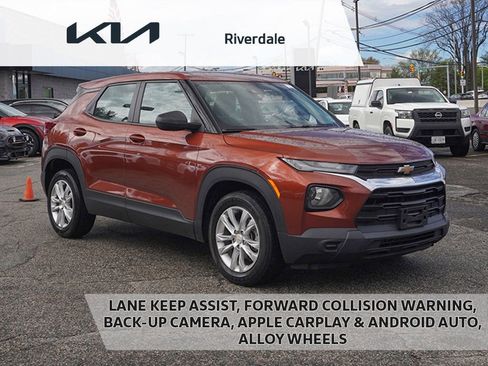 Used 2021 Chevrolet TrailBlazer LS FWD image 1