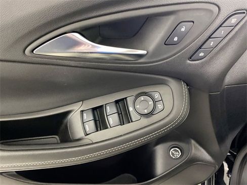 Used 2023 Buick Encore GX Essence image 26