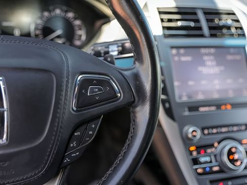 Used 2020 Lincoln MKZ FWD image 13