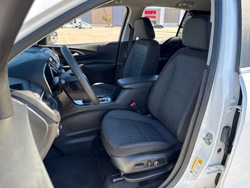 Used 2022 Chevrolet Equinox LT w/ LPO, Cargo Package image 8