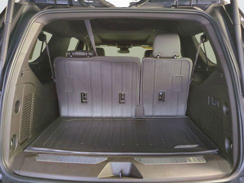 Used 2024 GMC Yukon XL Denali image 14