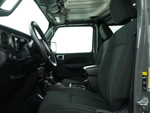 Used 2021 Jeep Gladiator Sport image 21