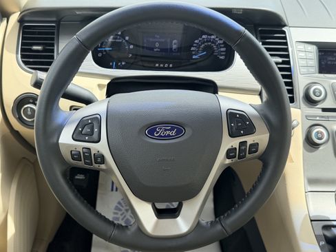 Used 2016 Ford Taurus SEL FWD image 18
