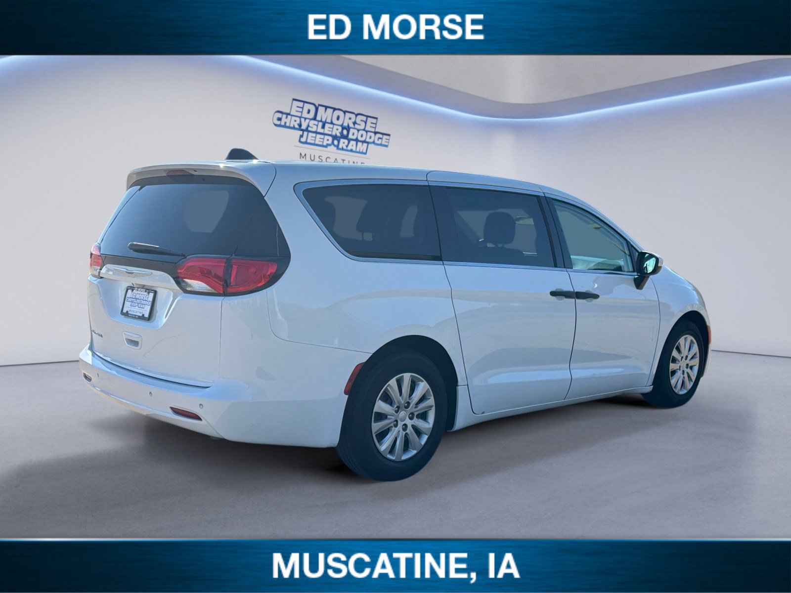 Used 2018 Chrysler Pacifica L FWD image 5