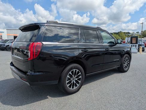 Used 2025 Ford Expedition Platinum AWD/4WD image 4