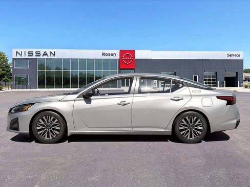 New 2026 Nissan Altima 2.5 SV FWD image 16