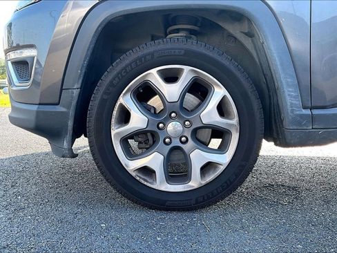 Used 2018 Jeep Compass Limited w/ Trailer Tow Group AWD/4WD image 2