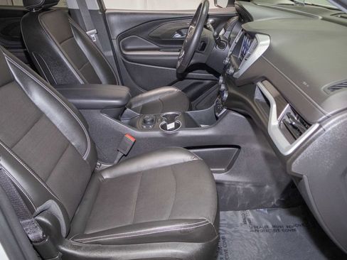 Used 2022 GMC Terrain SLT w/ Tech Package AWD/4WD image 15