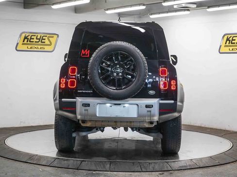 Used 2023 Land Rover Defender 90 S image 3