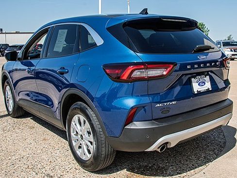 Used 2023 Ford Escape Active w/ Tech Pack #2 AWD/4WD image 3