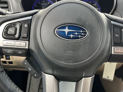 Used 2017 Subaru Outback 2.5i Premium image 15