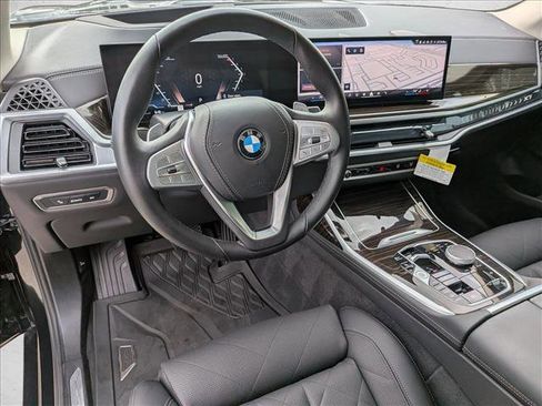 Certified 2025 BMW X7 xDrive40i w/ Climate Comfort Package AWD/4WD image 10