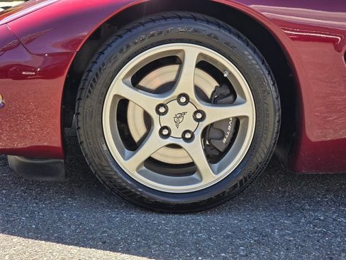 Used 2003 Chevrolet Corvette Convertible w/ Preferred Equipment Group1 RWD image 9