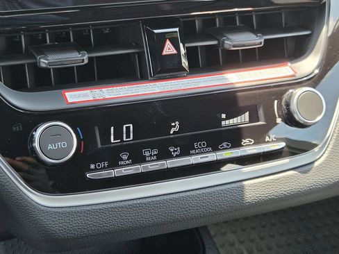 Used 2026 Toyota Corolla SE FWD image 19